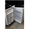 Image 2 : WHITE KENMORE BAR FRIDGE