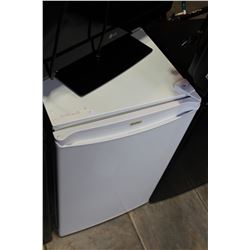 WHITE KENMORE BAR FRIDGE