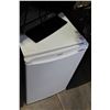 Image 1 : WHITE KENMORE BAR FRIDGE