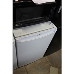 WHITE KENMORE BAR FRIDGE