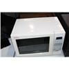 Image 1 : WHITE SUNBEAM MICROWAVE