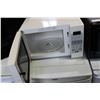Image 2 : WHITE SUNBEAM MICROWAVE