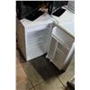 Image 2 : WHITE KENMORE BAR FRIDGE