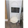 Image 1 : 2 FOLDING STEP STOOLS AND STOOL