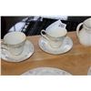 Image 2 : LOT OF ROYAL DOULTON CHINA