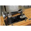 Image 3 : SINGER SEWING MACHINE IN TABLE WITH TREADLE BASE