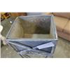 Image 2 : TALL METAL PLANTER BOX STAND