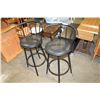 Image 1 : 2 BLACK METAL BAR STOOLS