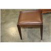 Image 2 : LEATHER SEAT STORAGE VANITY STOOL