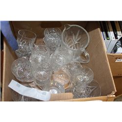 PINWHEEL PITCHER AND GLASSES