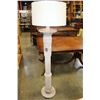 Image 2 : WOOD FLOOR LAMP