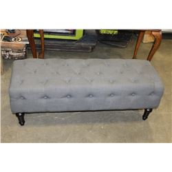 GREY TUFTED FABRIC BENCH / OTTOMAN