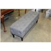 Image 2 : GREY TUFTED FABRIC BENCH / OTTOMAN