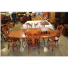 Image 3 : VILAS MAPLE DINING TABLE WITH 2 LEAFS AND FIVE CHAIRS