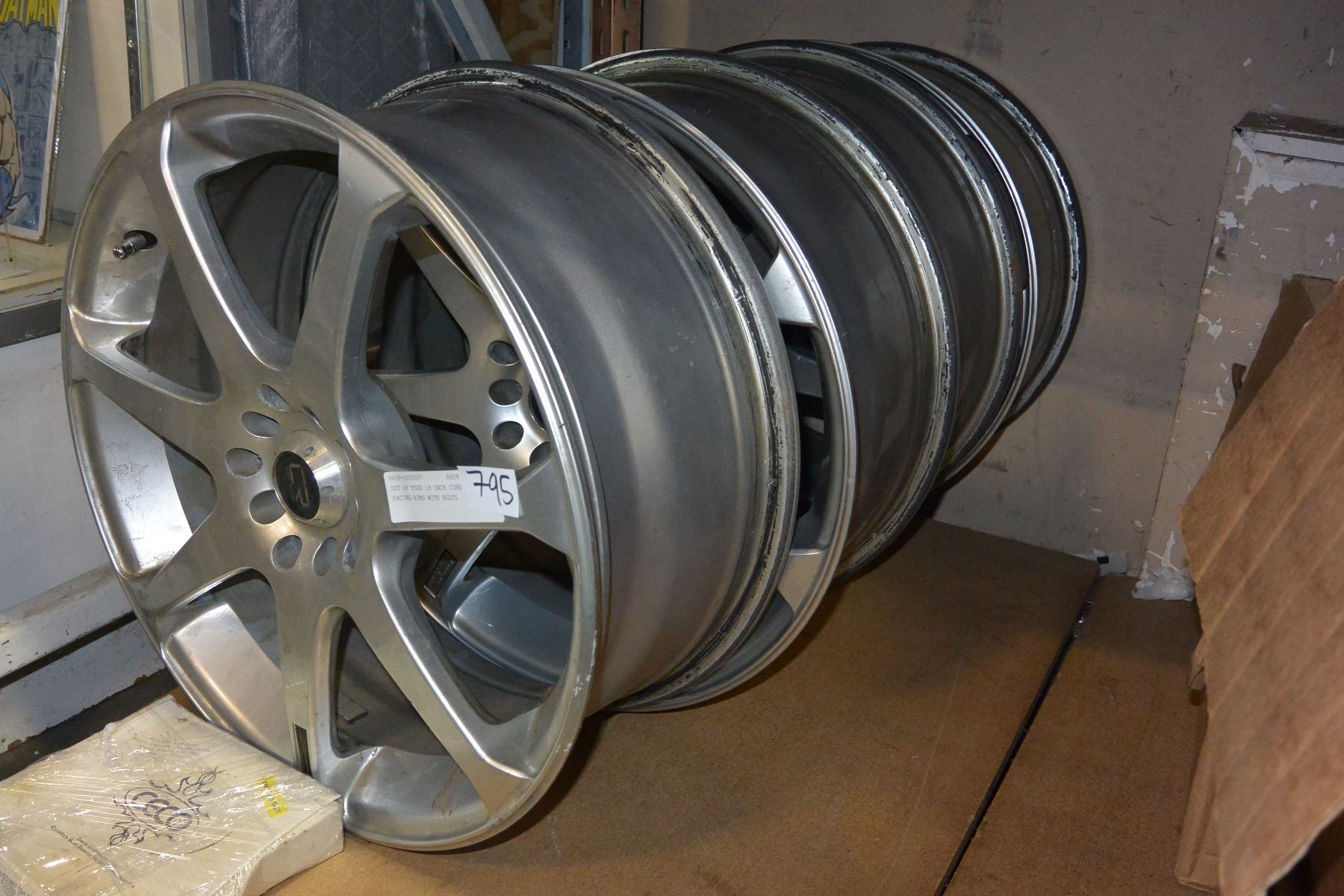 SET OF FOUR 18 INCH CORE RACING RIMS WITH BOLTS