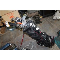 GOLF CLUBS IN BAG