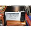Image 2 : BLACK DANBY MICROWAVE