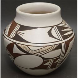HOPI POTTERY JAR ( LOMAHQUAHU)