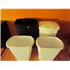 Image 2 : 4 garbage cans lot