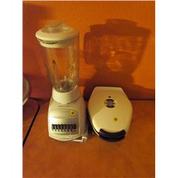 Black & Decker Cyclone blender & ProctorSilex waffle maker (used)