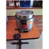 Image 1 : Cayenne Vollrath crock pot- electric