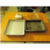 Image 1 : 8 metal baking trays & hand mixer, 2 pyrex baking dishes