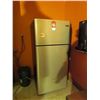 Image 3 : Frigidaire 17 cubic foot fridge