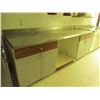 Image 2 : 96 X 33 cupboard with stainless steel top