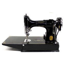 Vintage Singer Portable Sewing Machine in Case