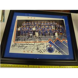 1993/94 Edmonton Oilers entire team Framed/Autographed poster, with 1993/94 Edmonton Oilers Framed/A