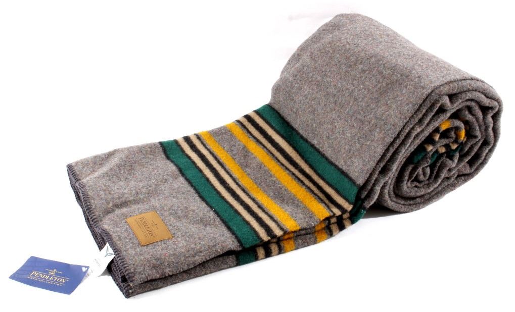 NEW Pendleton Yakima Camp Wool Blend Blanket