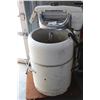 Image 1 : VINTAGE WRINGER WASHER