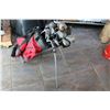 Image 1 : RED GREY GOLF BAG WITH CLUBS