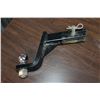 Image 1 : TOW HITCH AND BALL