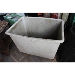 LARGE RUBBERMAID ROLLING BIN