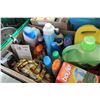 Image 2 : BOX OF CLEANING SUPPLIES