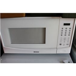 WHITE KENMORE MICROWAVE