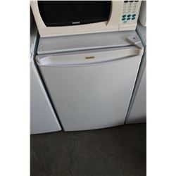 WHITE KENMORE BAR FRIDGE