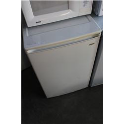 WHITE KENMORE BAR FRIDGE