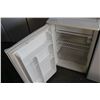 Image 2 : WHITE KENMORE BAR FRIDGE