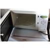 Image 2 : MAGNASONIC MICROWAVE