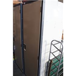 LARGE ONE DOOR METAL LOCKER