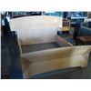Image 2 : ITALIAN MAPLE QUEENS IZE BED FRAME