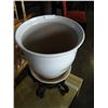 Image 2 : LARGE PLANTER POT