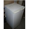Image 1 : WHITE IGLOO BAR FRIDGE