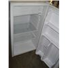 Image 3 : WHITE IGLOO BAR FRIDGE