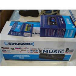 NEW OVERSTOCK SIRIUS SATELLITE RADIO SPORTSTER 5 COMPLETE VEHICLE KIT WITH UNIVERSAL BOOMBOX AND FM 