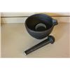 Image 1 : CAST IRON MORTAR AND PESTLE