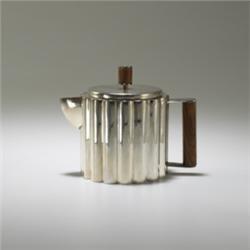 Ilonka Karasz teapot
