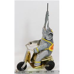 VINTAGE WIND UP TIN ELEPHANT TOY